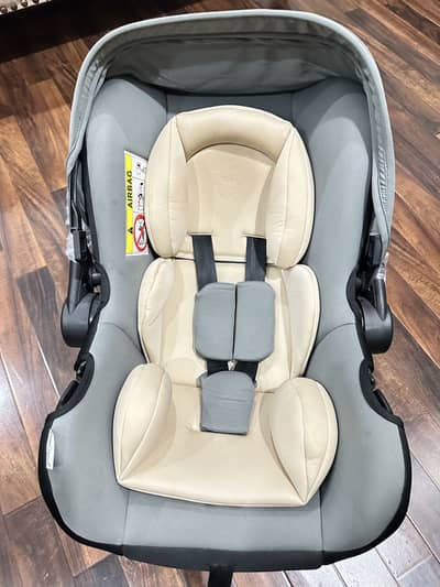 brand new slightly used carry cot