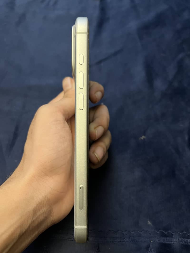 Apple iPhone 17 Pro Max 2