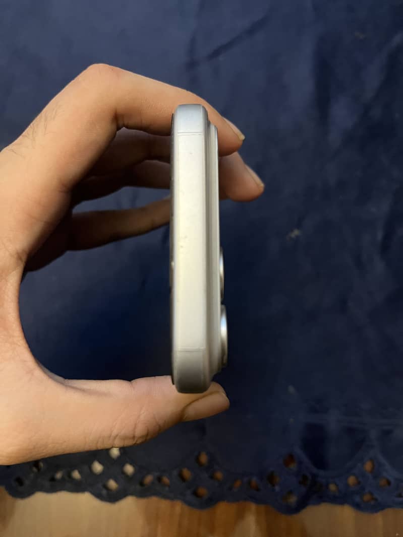 Apple iPhone 17 Pro Max 5