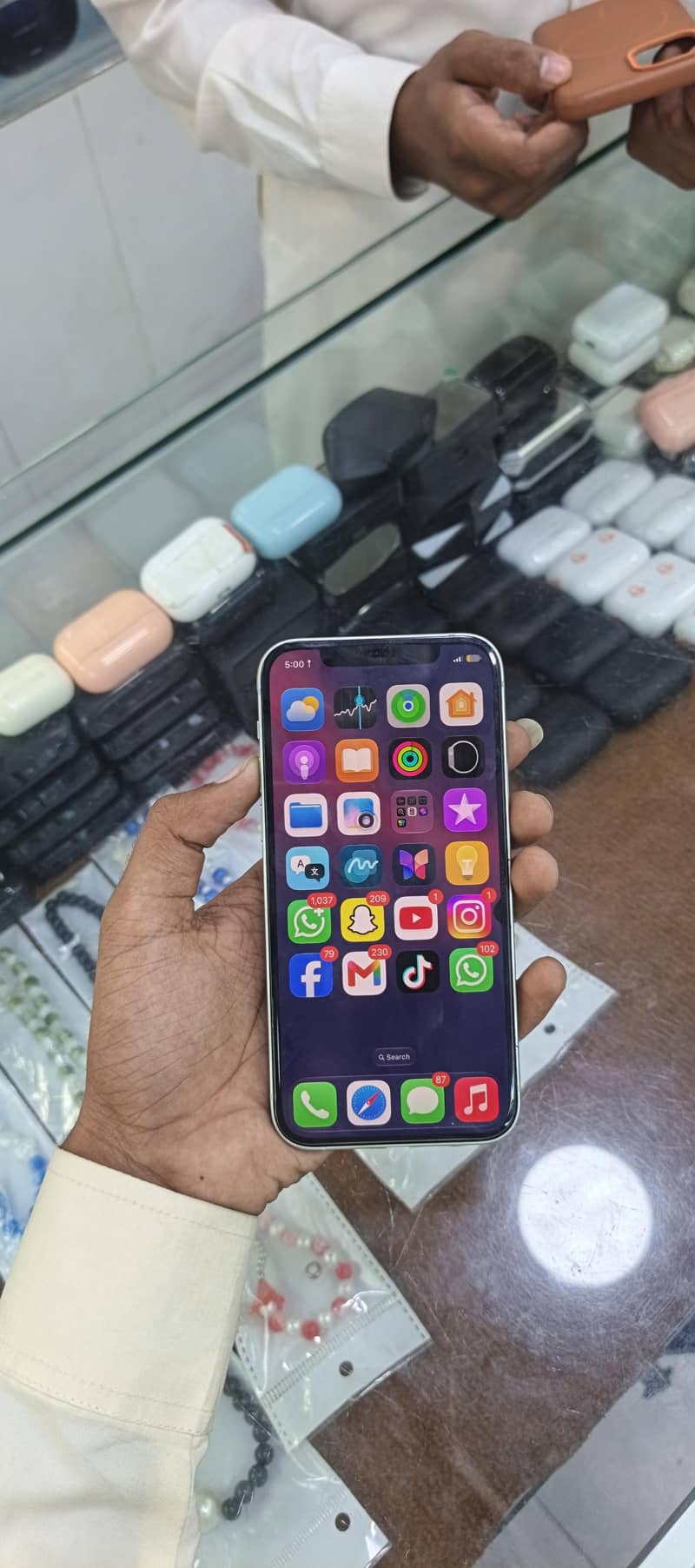 Apple iPhone 12 1