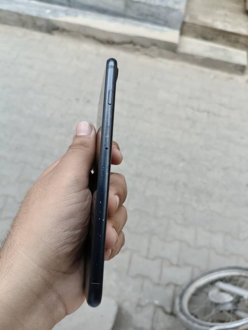 Apple iPhone 7 Plus 1