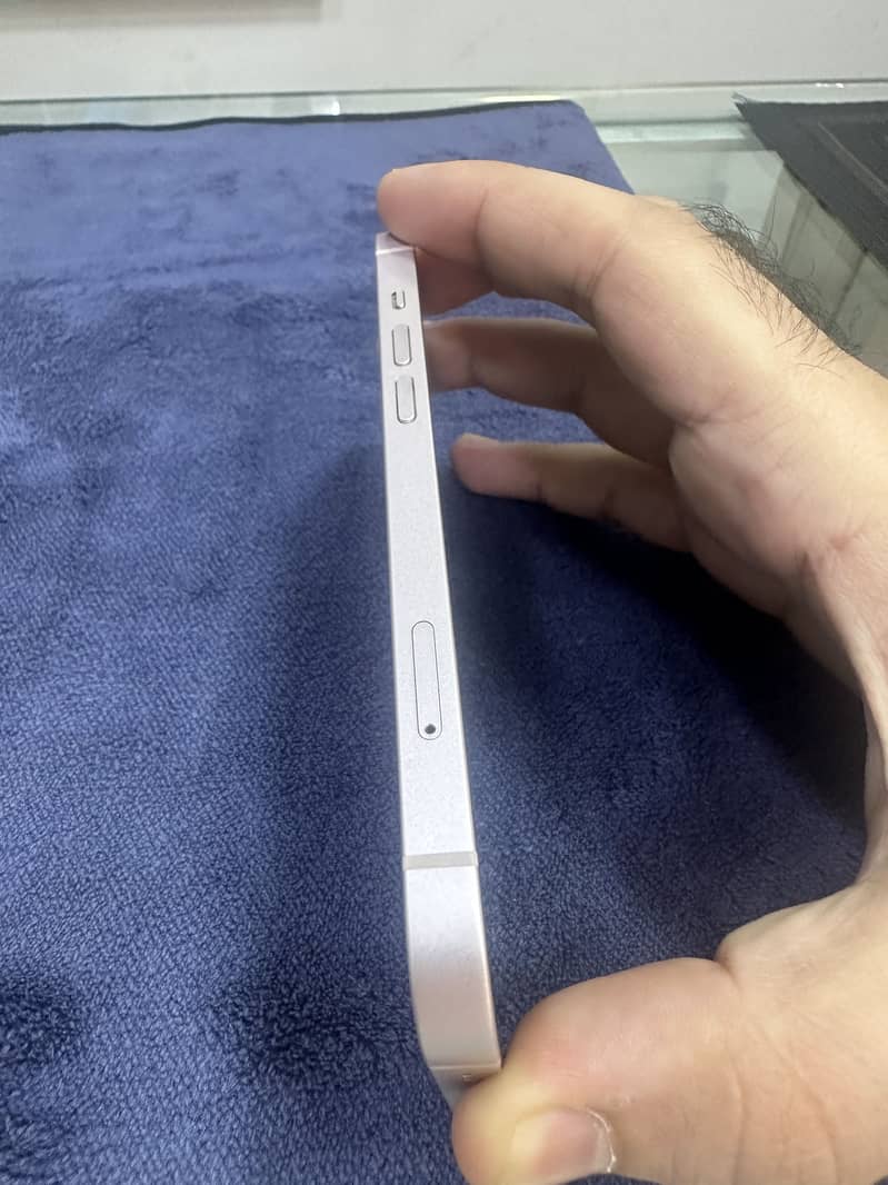 Apple iPhone 13 1