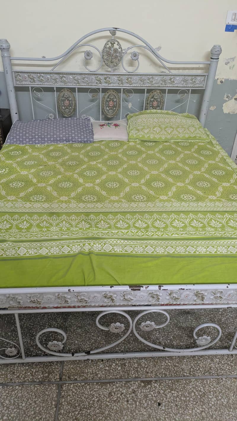 king size bed 1
