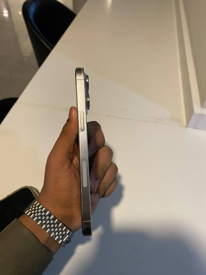 Apple iPhone 14 Pro Max 2