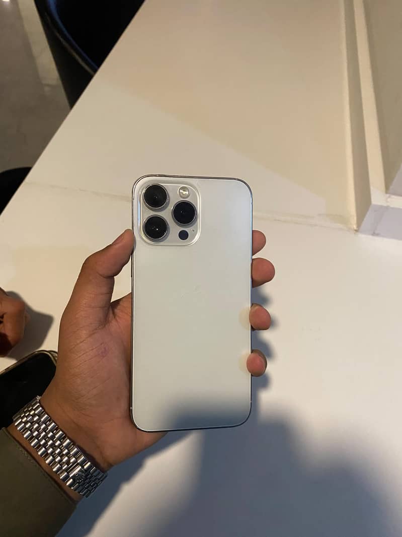 Apple iPhone 14 Pro Max 6