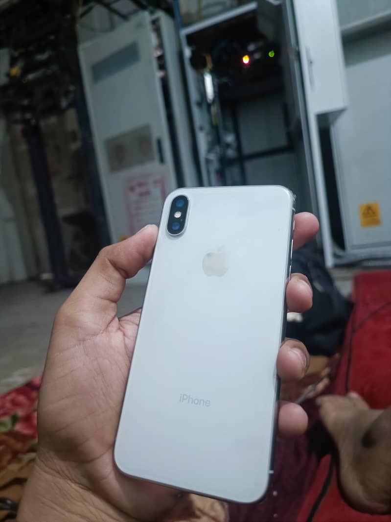 Apple iPhone X 4