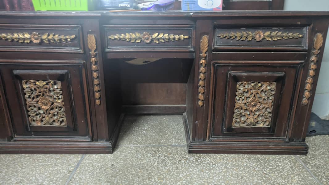 dressing table 1
