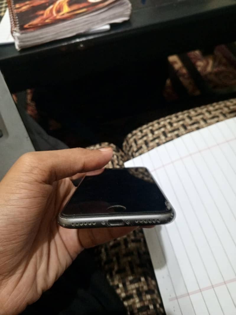 Apple iPhone 8 0