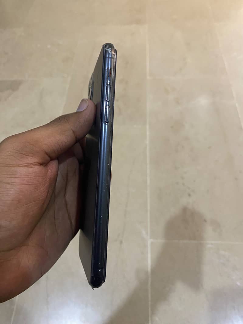 Apple iPhone 11 Pro Max 1