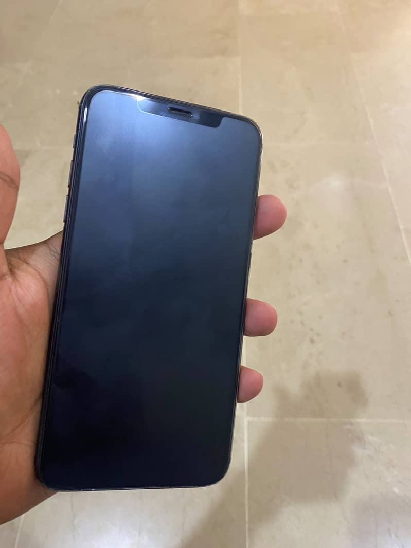 Apple iPhone 11 Pro Max 4