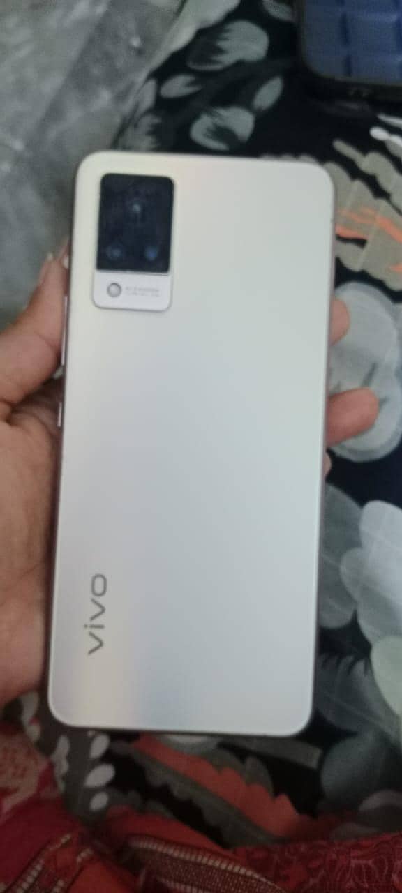 Vivo V21 3