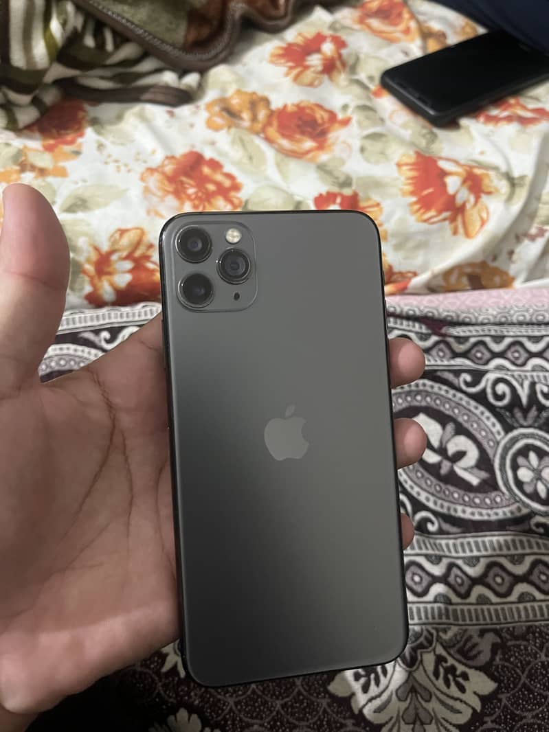 Apple iPhone 11 Pro Max 2
