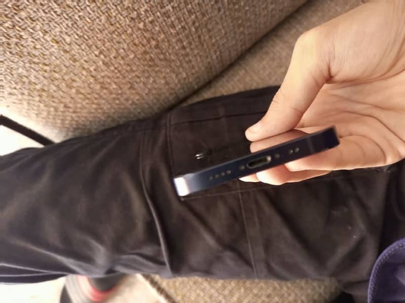 Apple iPhone 12 mini 3