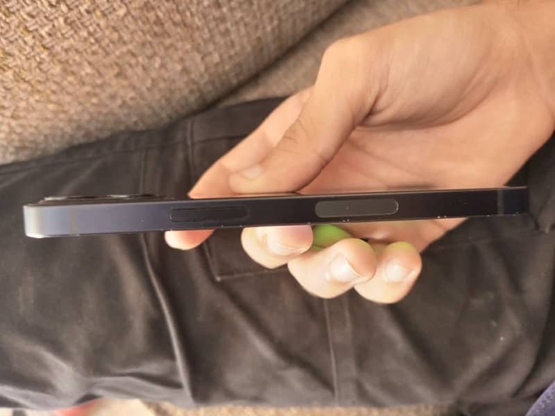 Apple iPhone 12 mini 4
