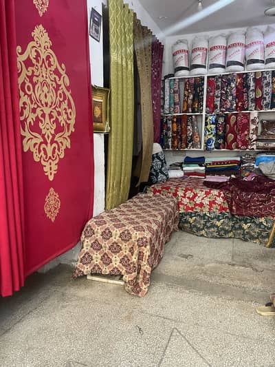 Chalti hui bedsheet and parda shop for sale
