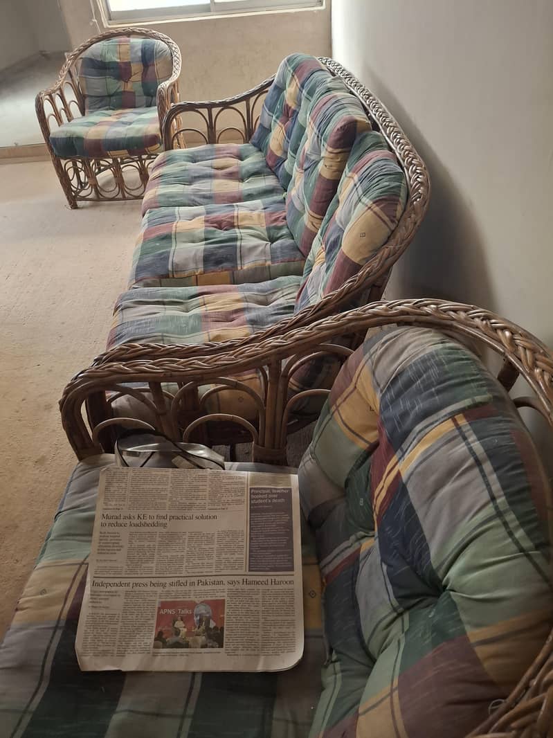 cane sofa 0