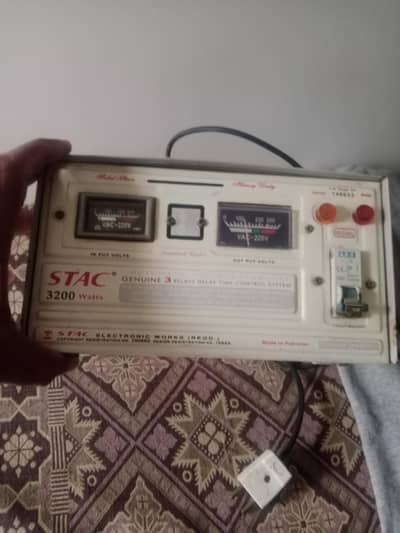 stabilizer 3200 watts
