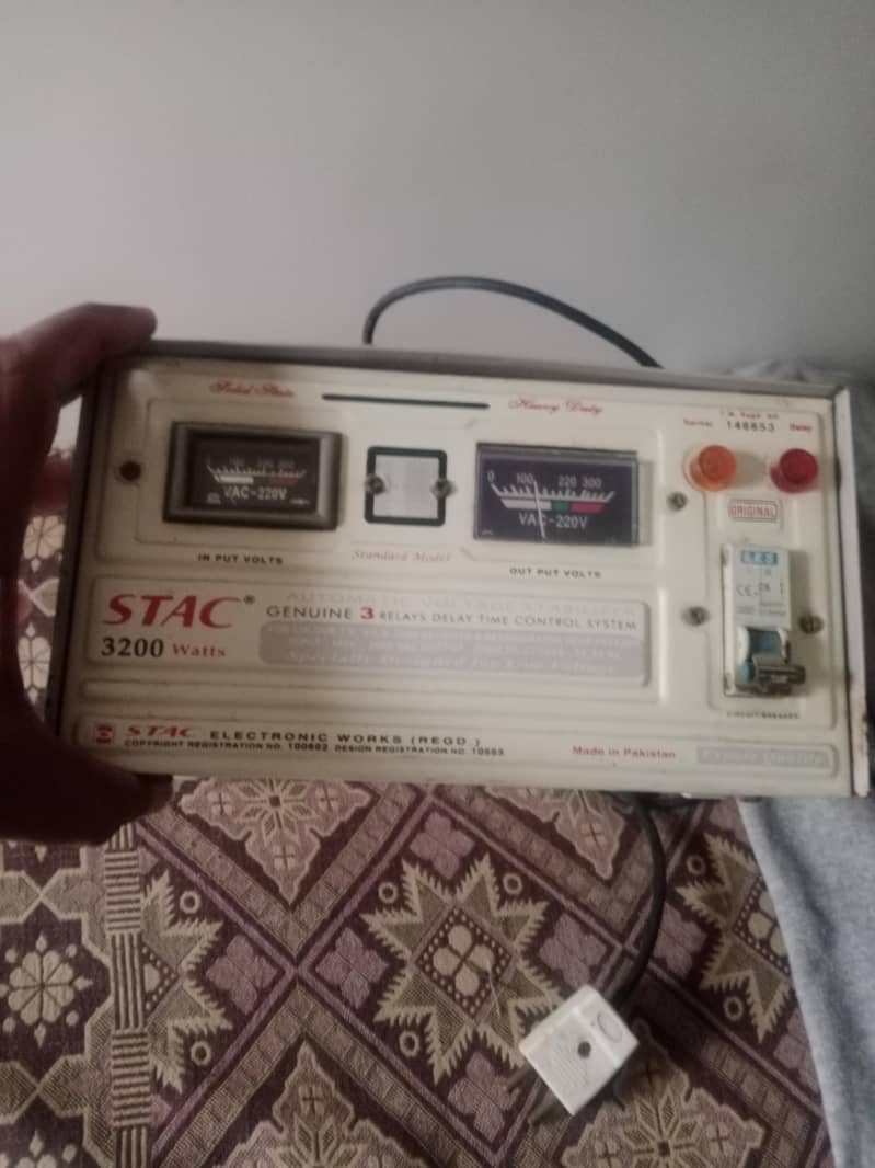 stabilizer 3200 watts 0