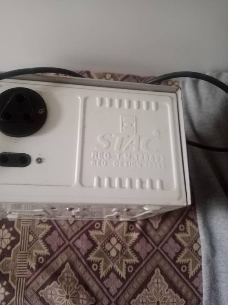 stabilizer 3200 watts 3