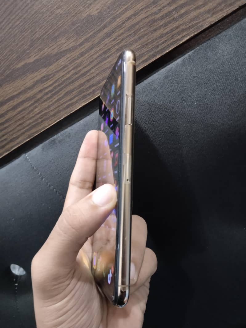 Apple iPhone 11 Pro Max 1