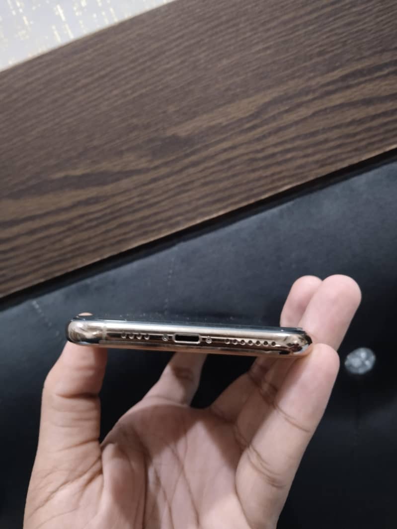 Apple iPhone 11 Pro Max 5
