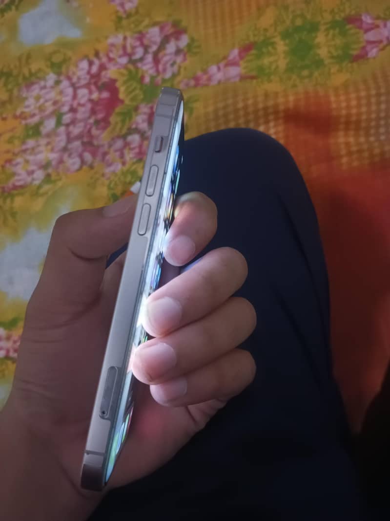 Apple iPhone 12 Pro 3