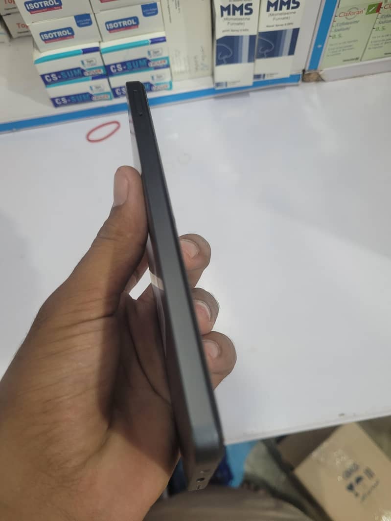 Realme Note 60x 4