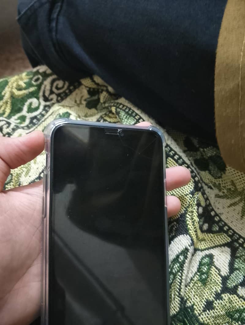 Apple iPhone 11 Pro Max 6