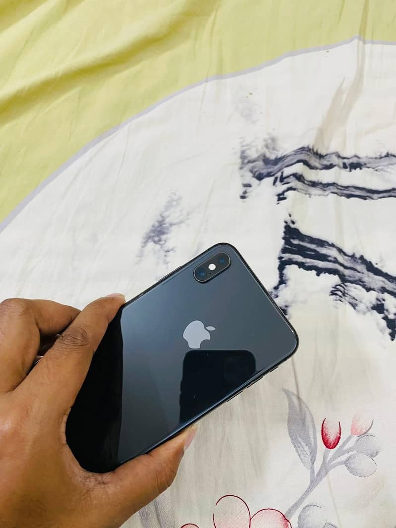 Apple iPhone XS Max 5