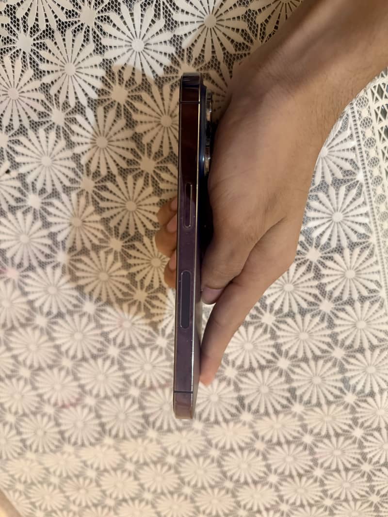 Apple iPhone 14 Pro 1