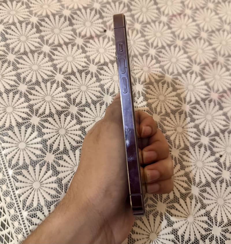 Apple iPhone 14 Pro 2