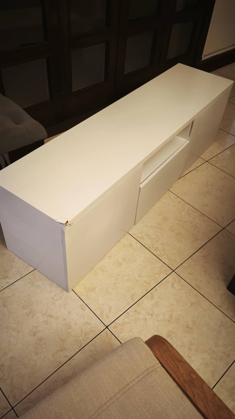 MEDIA CONSOLE 0