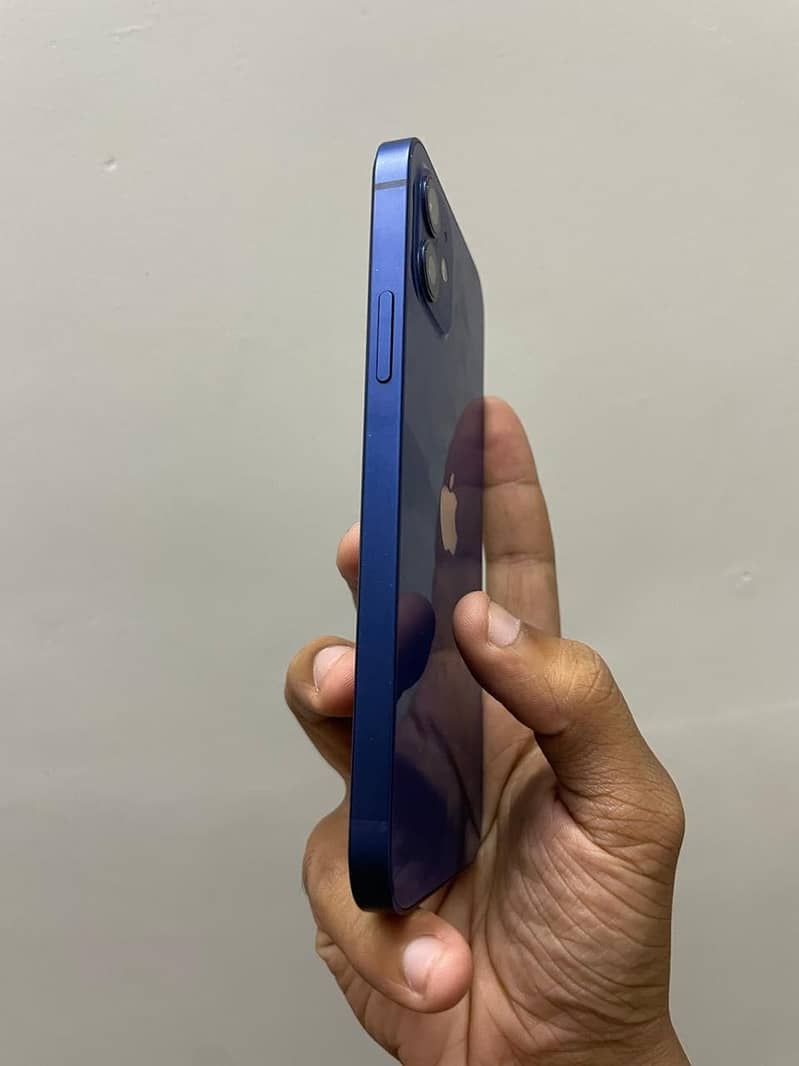 Apple iPhone 12 3