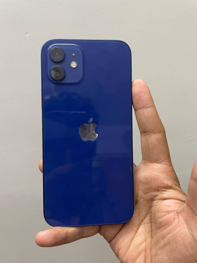 Apple iPhone 12 4