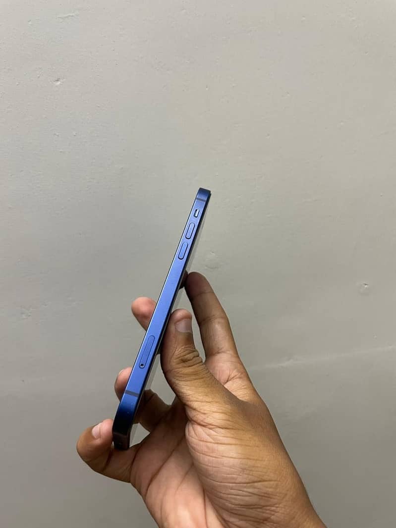 Apple iPhone 12 5