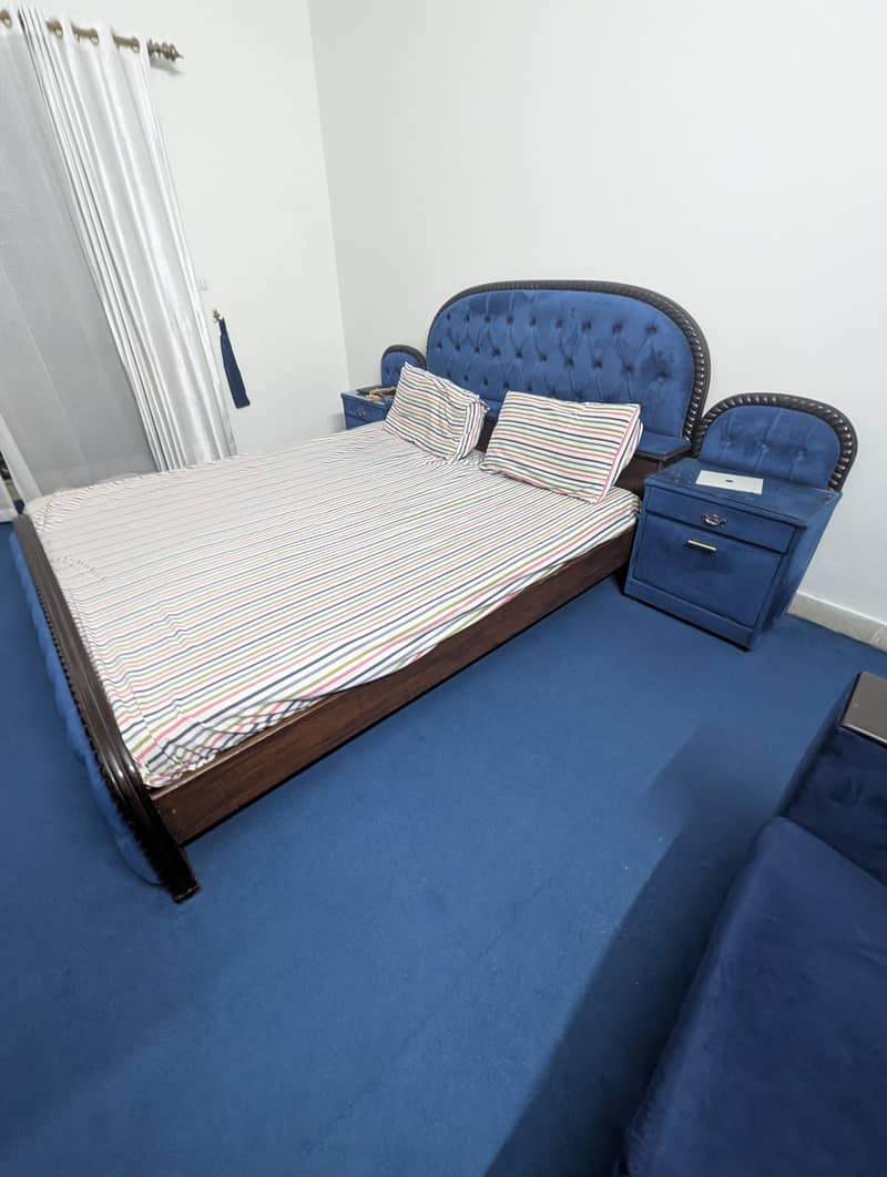 KING SIZE SOLID WOOD BED 2