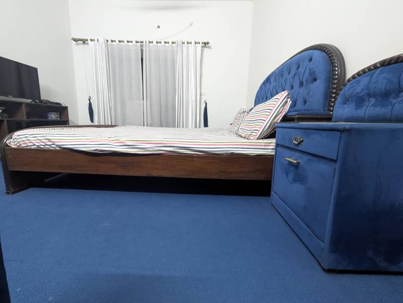 KING SIZE SOLID WOOD BED 5