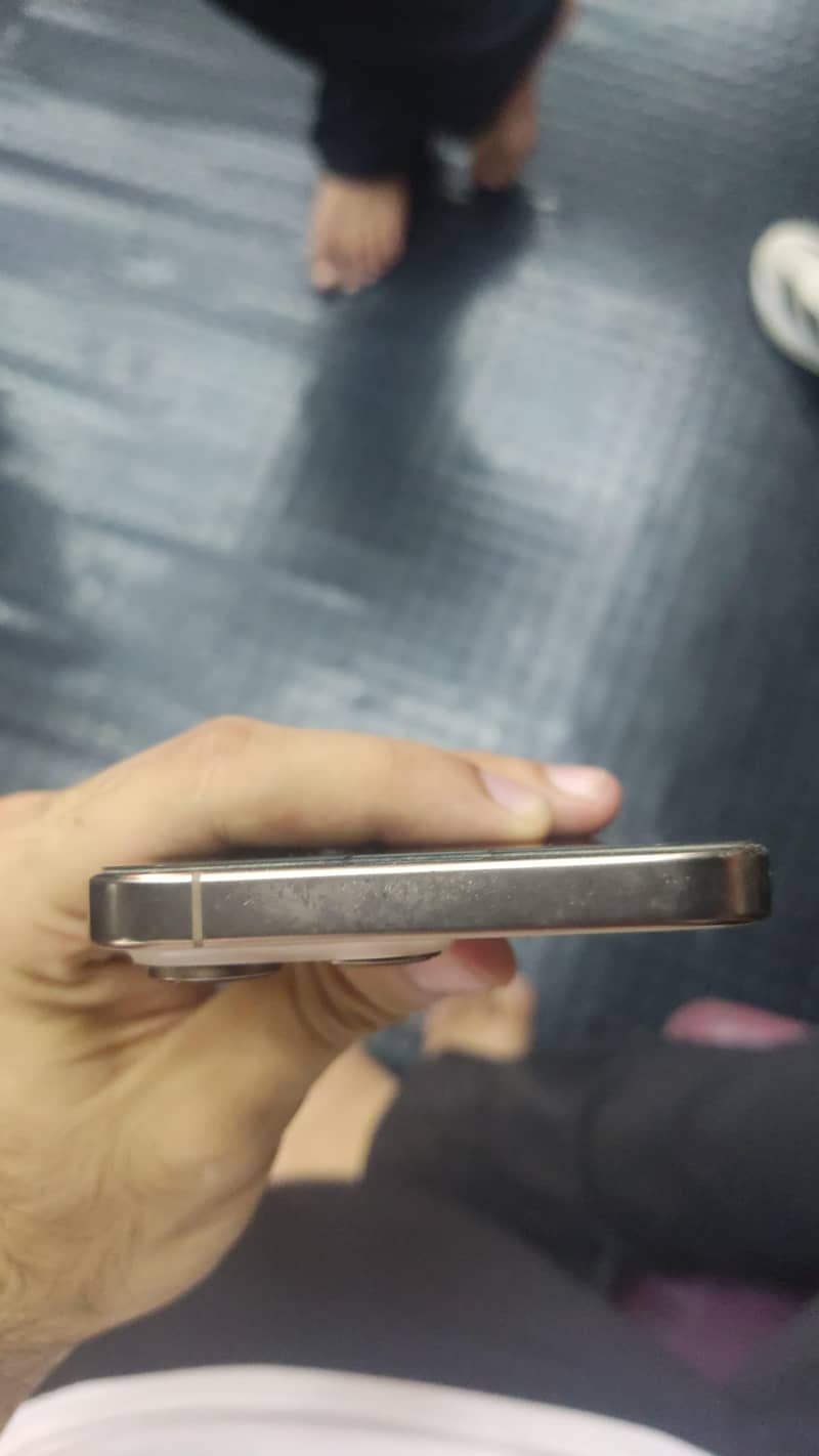 iphone 16 pro max 3