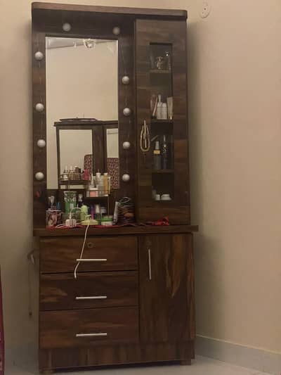 DRESSING TABLES AND 2 SIDE TABLES