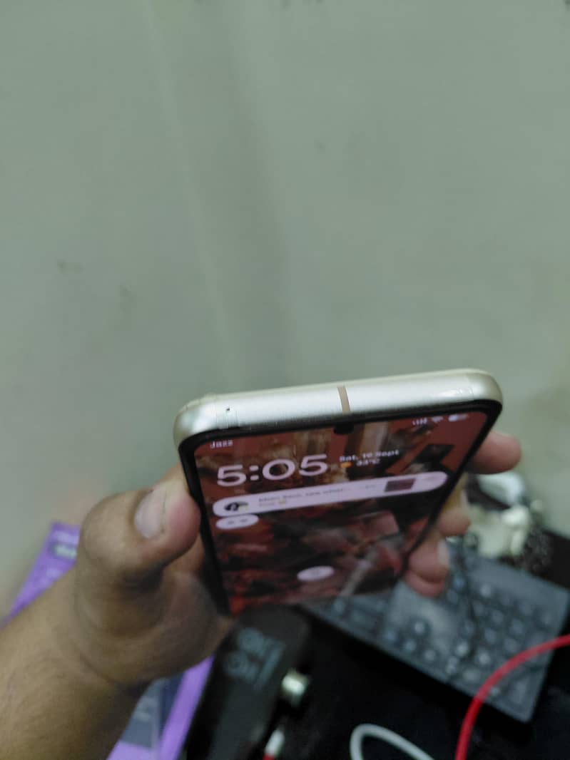 Google Pixel 8 4