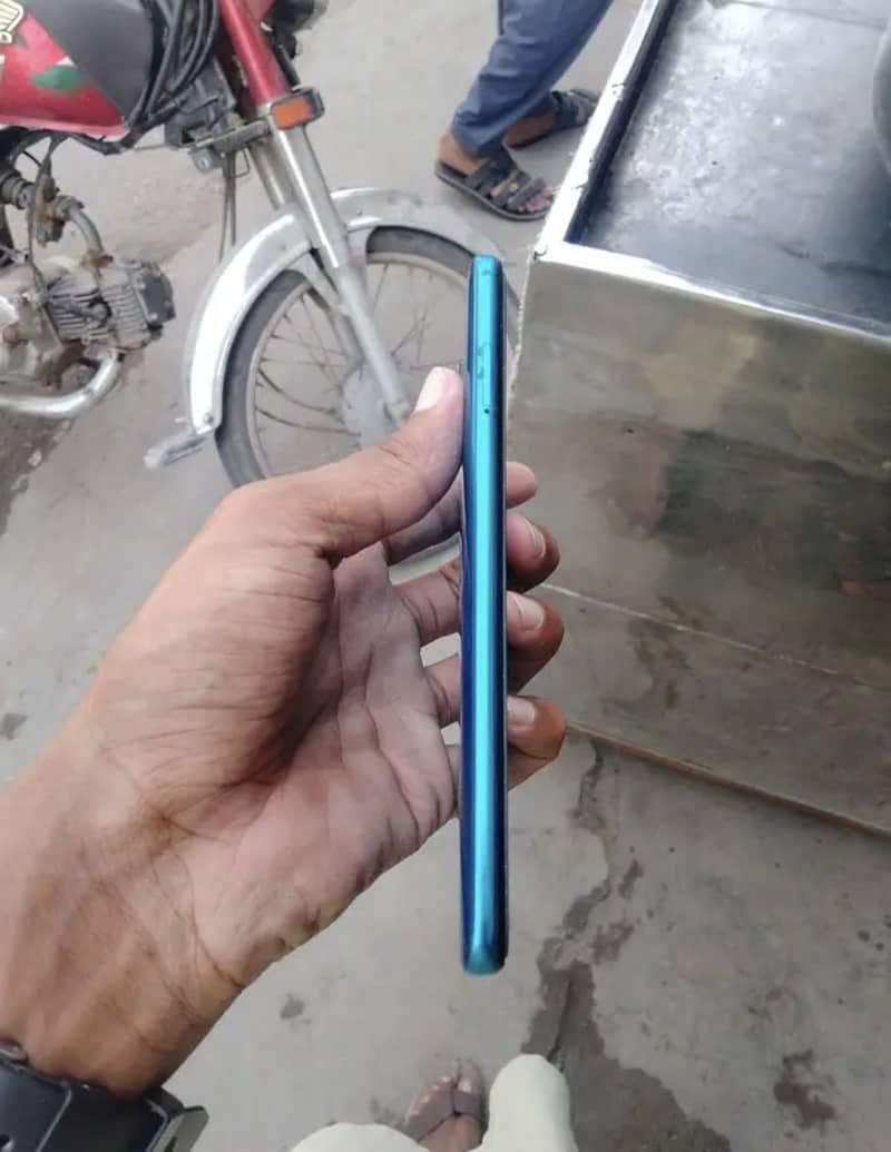 Xiaomi Redmi Note 9S 3