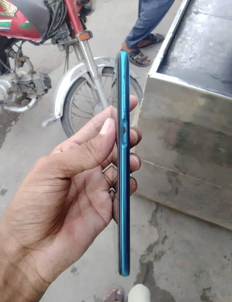 Xiaomi Redmi Note 9S 4