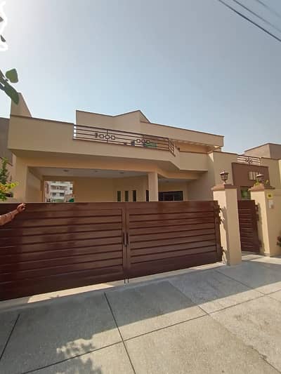 20 MARLA 4 BEDROOMS BRIG HOUSE AVAILABLE FOR RENT
