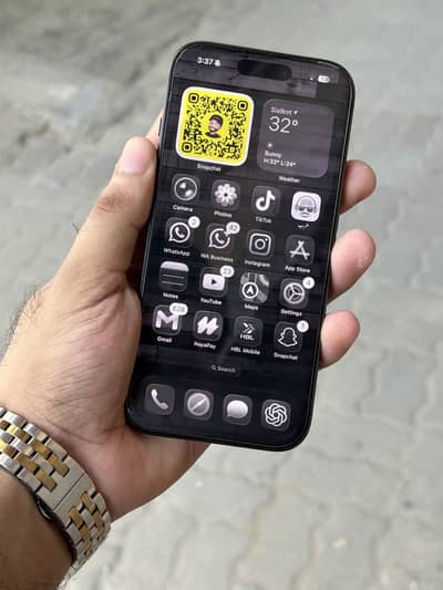 Apple iPhone 16 Pro jv