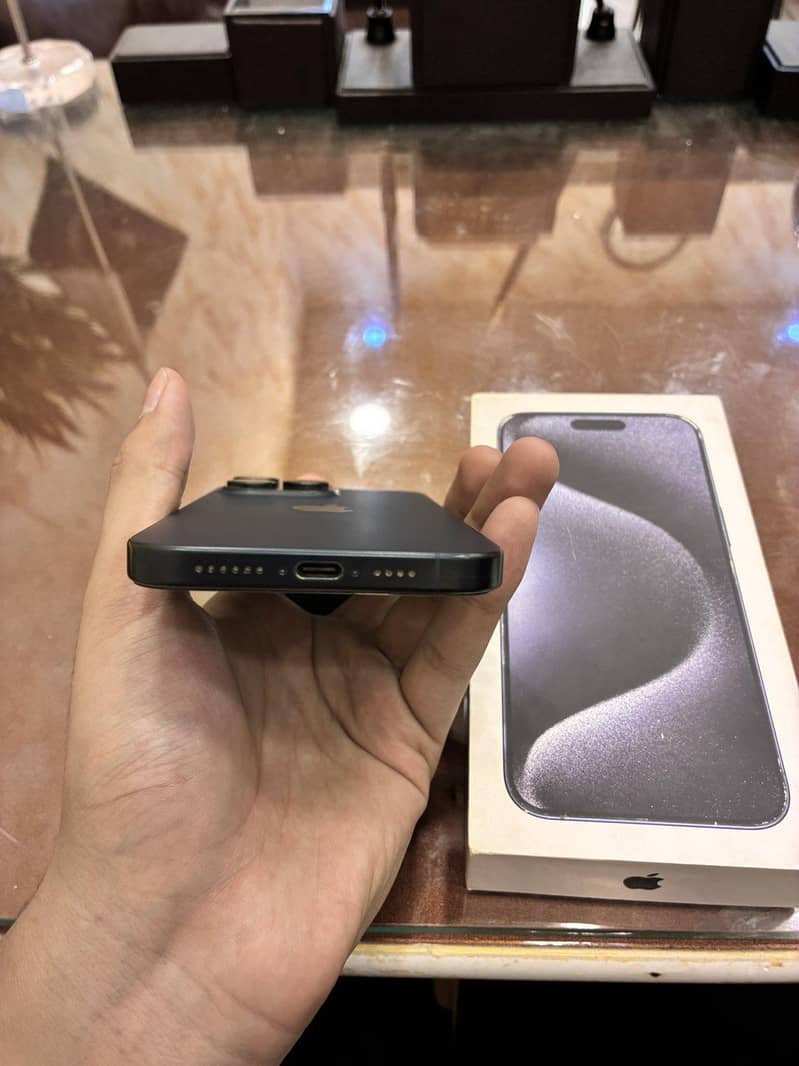 Apple iPhone 15 Pro Max 3