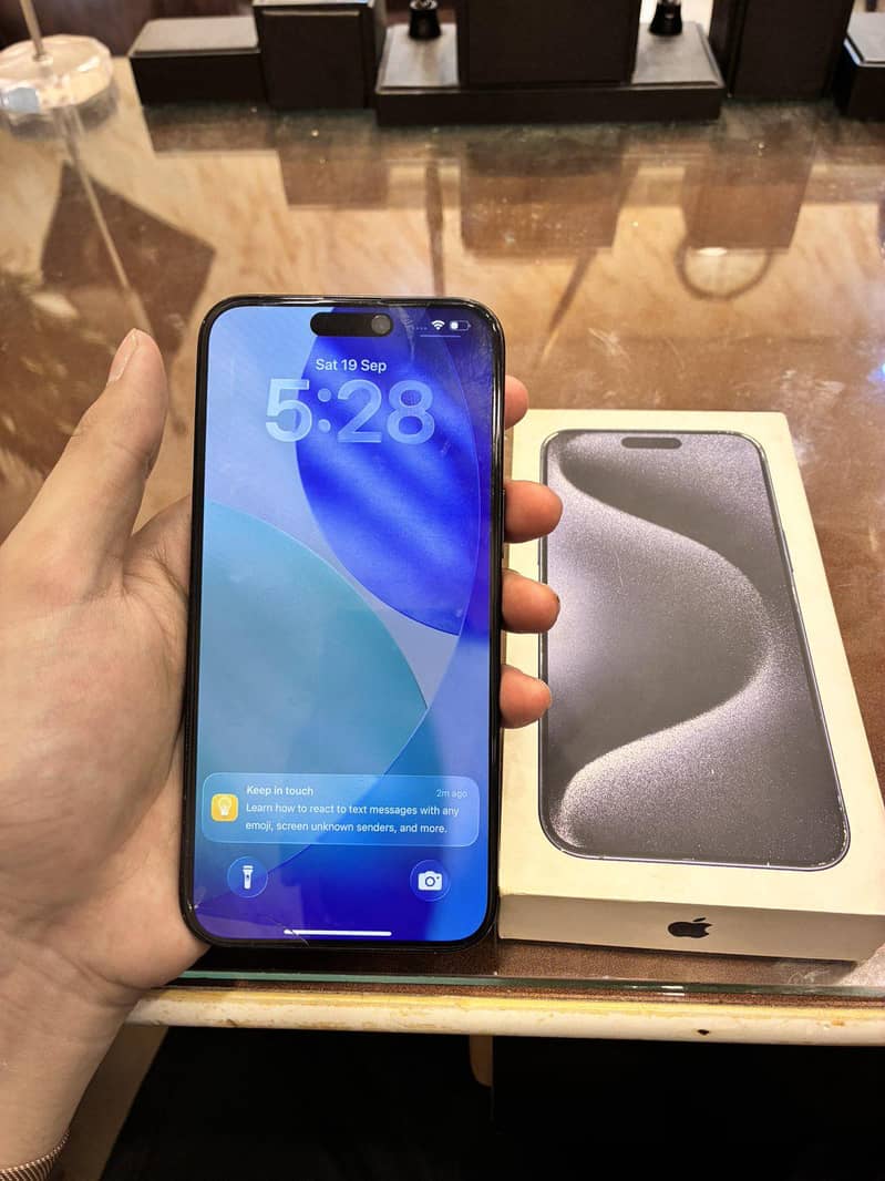 Apple iPhone 15 Pro Max 4