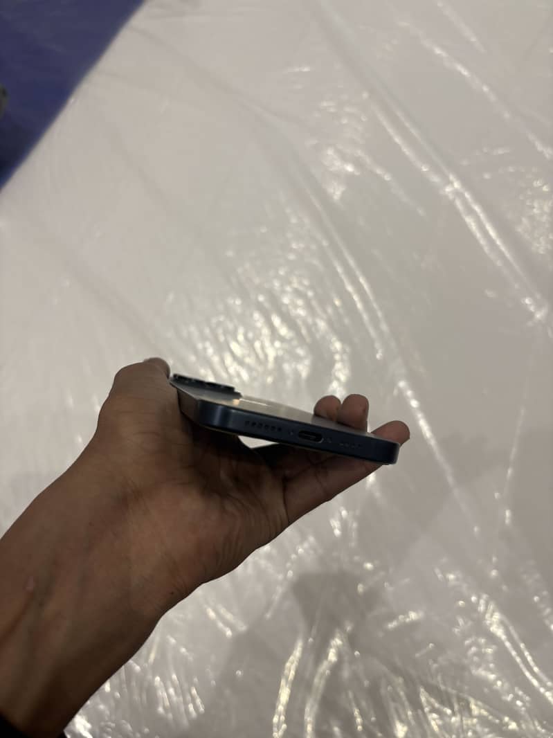 Apple iPhone 15 Pro Max 0