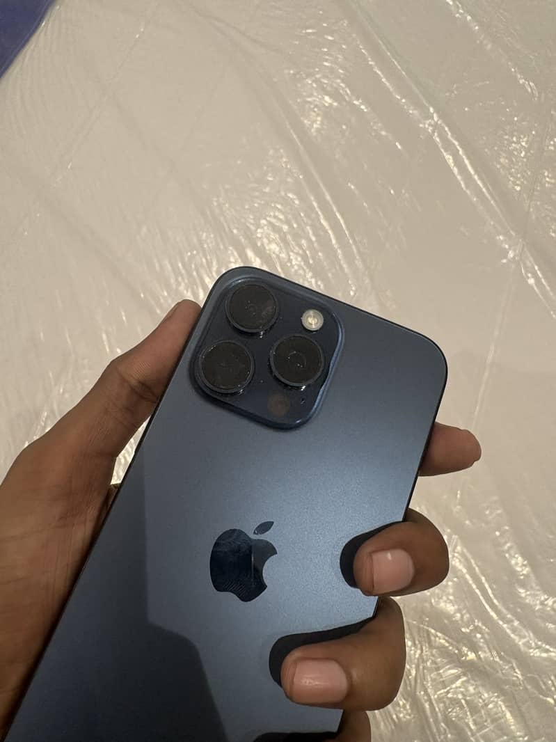 Apple iPhone 15 Pro Max 3