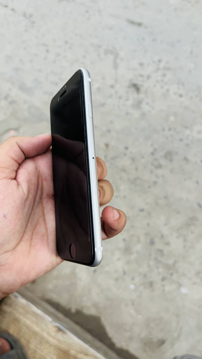 Apple iPhone SE 4