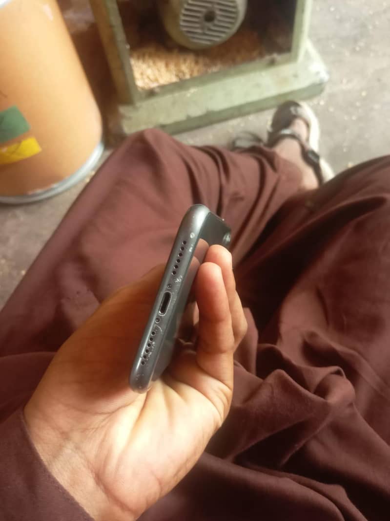 Apple iPhone 11 5
